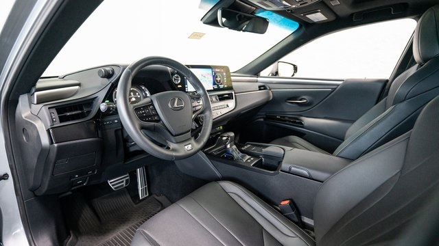 2022 Lexus ES 300h 9