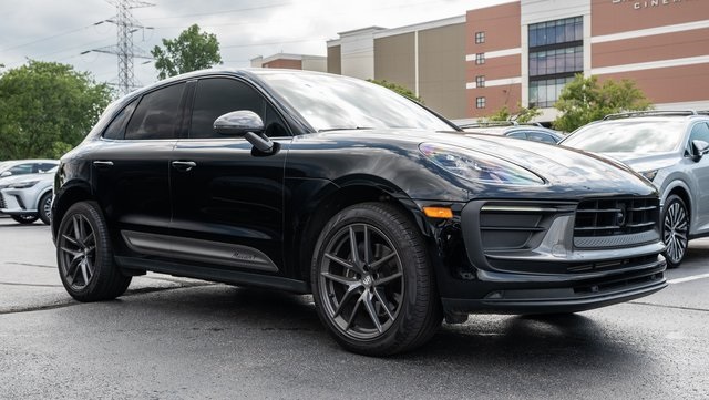 2023 Porsche Macan T 1