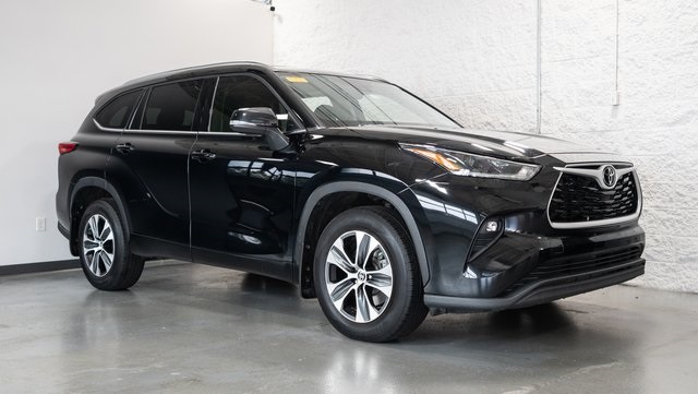 2021 Toyota Highlander XLE 1