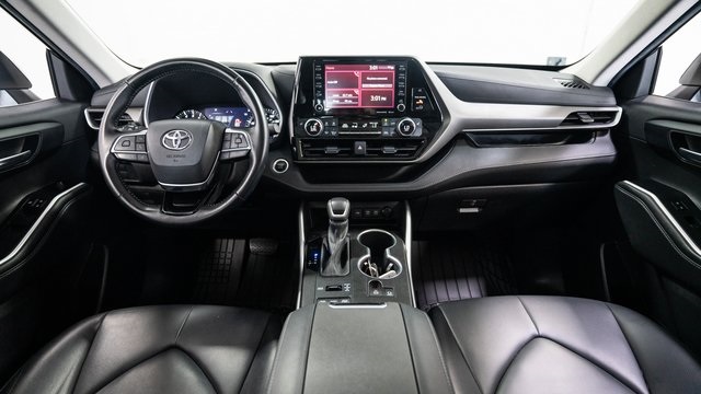 2021 Toyota Highlander XLE 8