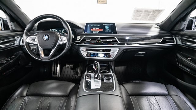 2018 BMW 7 Series 750i xDrive 9