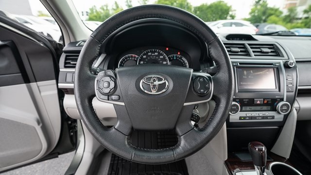 2014 Toyota Camry XLE 12