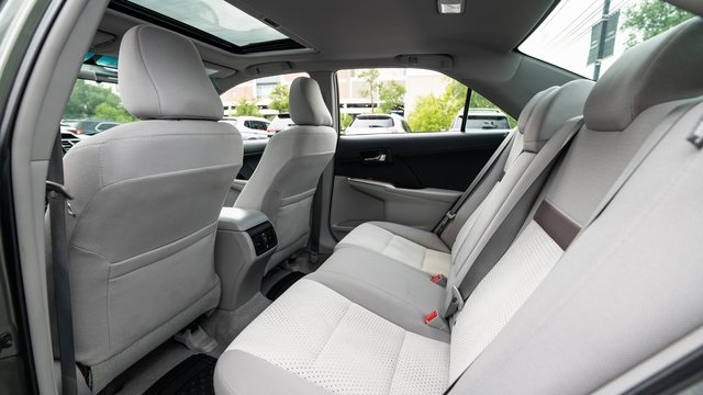 2014 Toyota Camry XLE 26