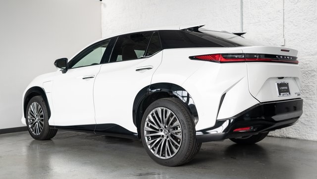 2023 Lexus RZ 450e Luxury 3