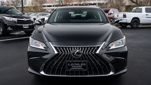 2024 Lexus ES 300h Luxury 2