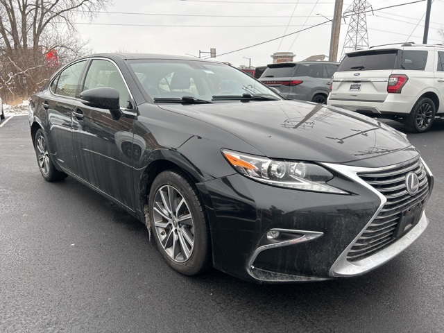 2016 Lexus ES 300h 3