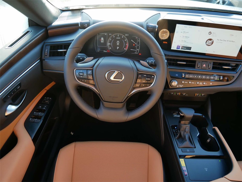 2025 Lexus ES 350 11