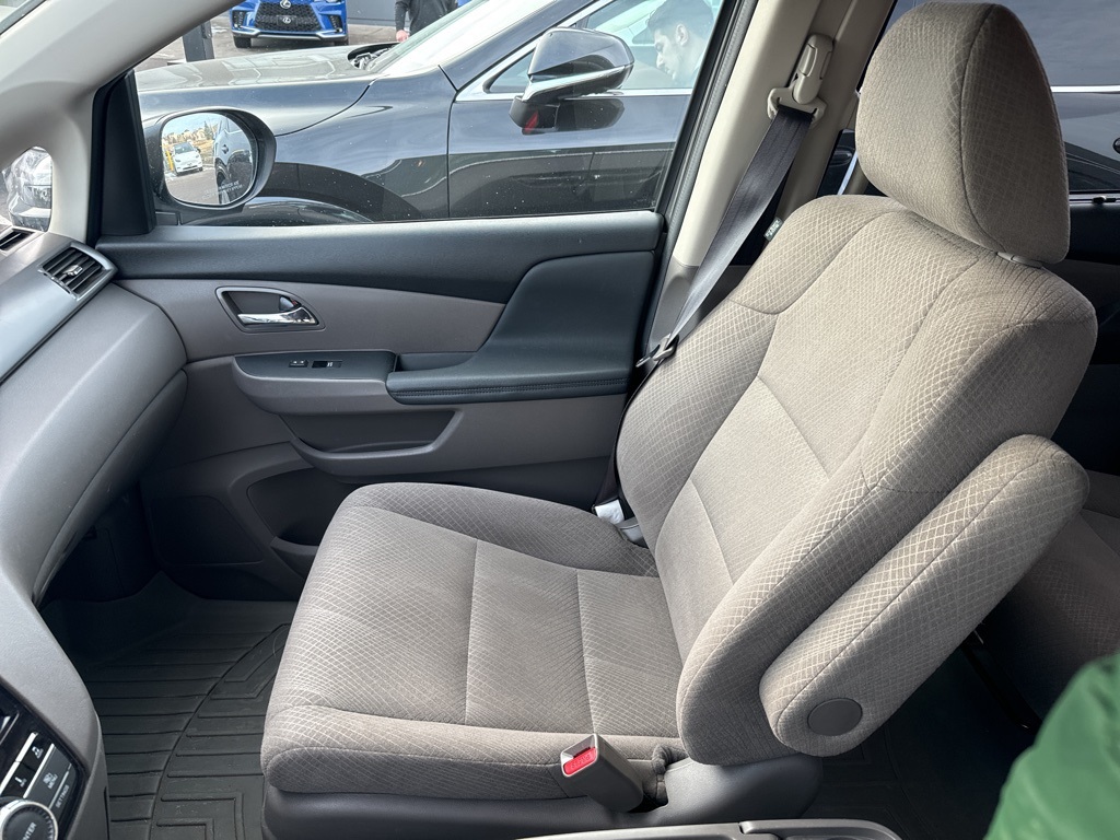 2014 Honda Odyssey EX 19