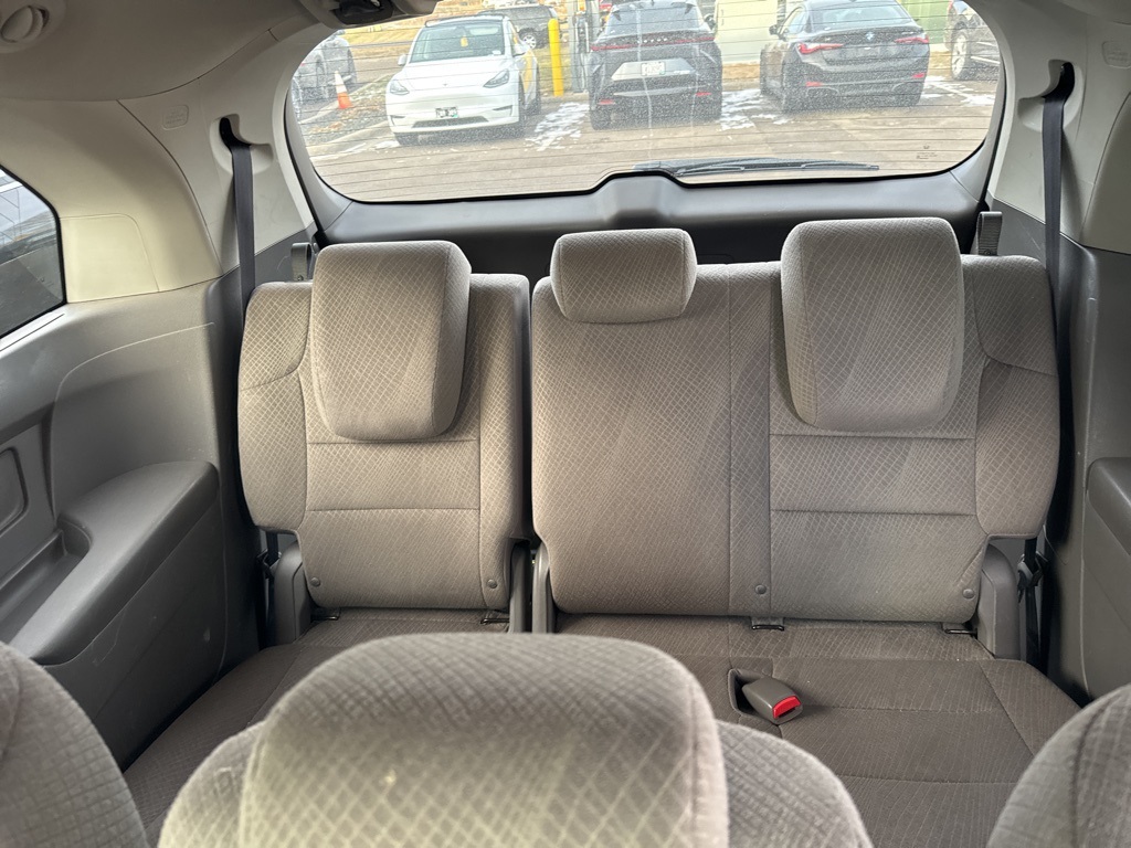 2014 Honda Odyssey EX 26