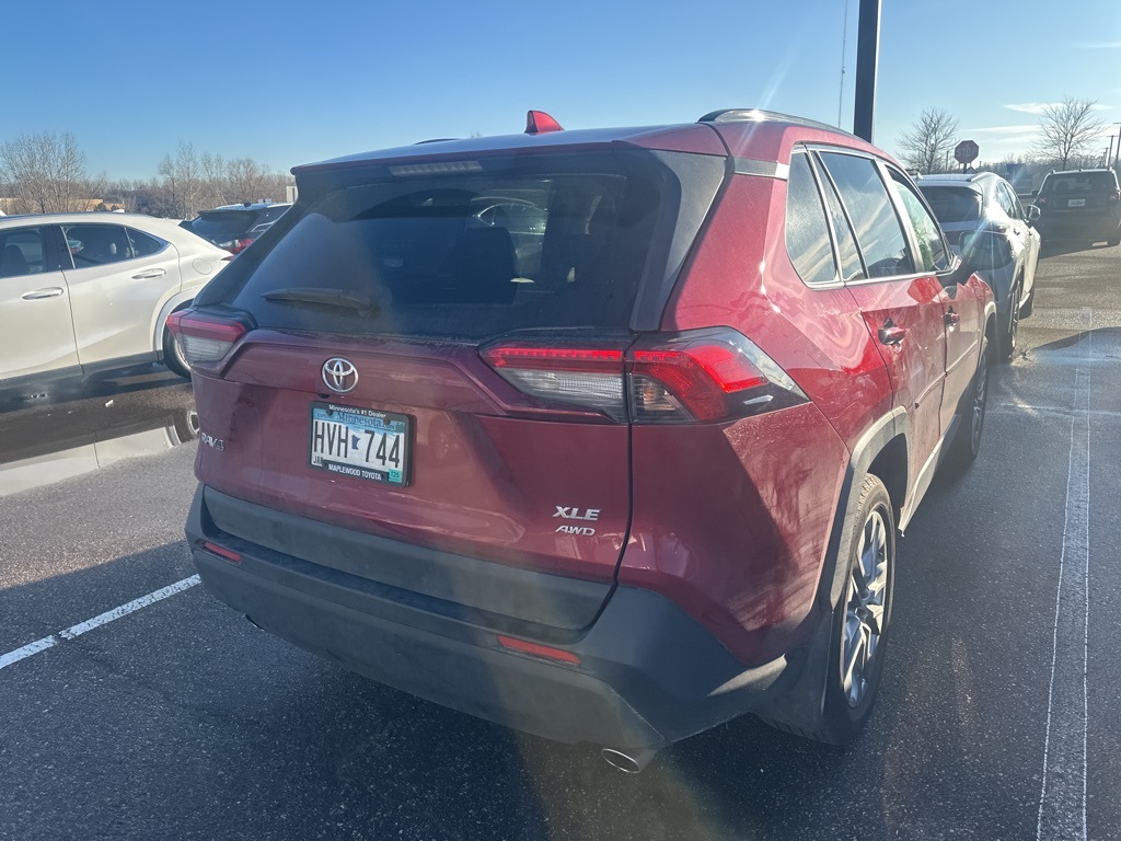 2022 Toyota RAV4 XLE Premium 5