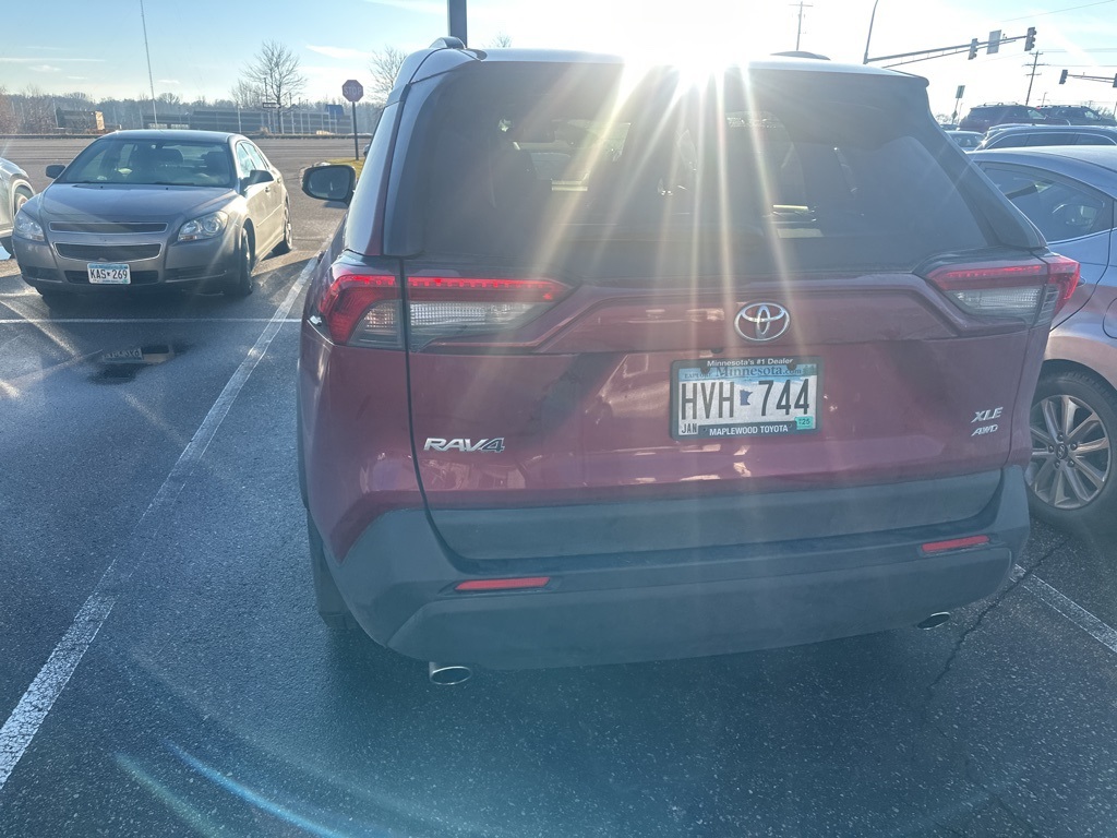 2022 Toyota RAV4 XLE Premium 8