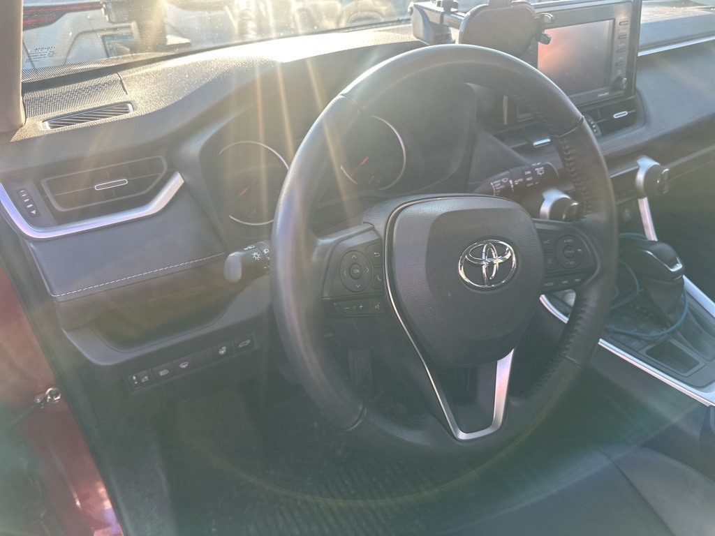 2022 Toyota RAV4 XLE Premium 16