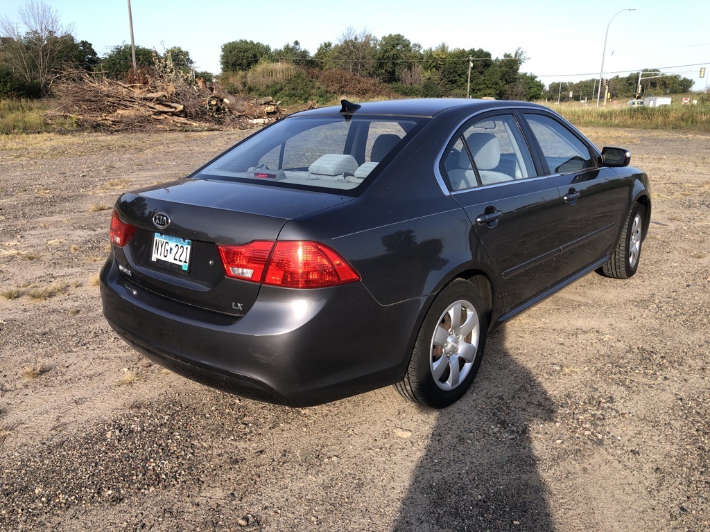 2009 Kia Optima LX 10