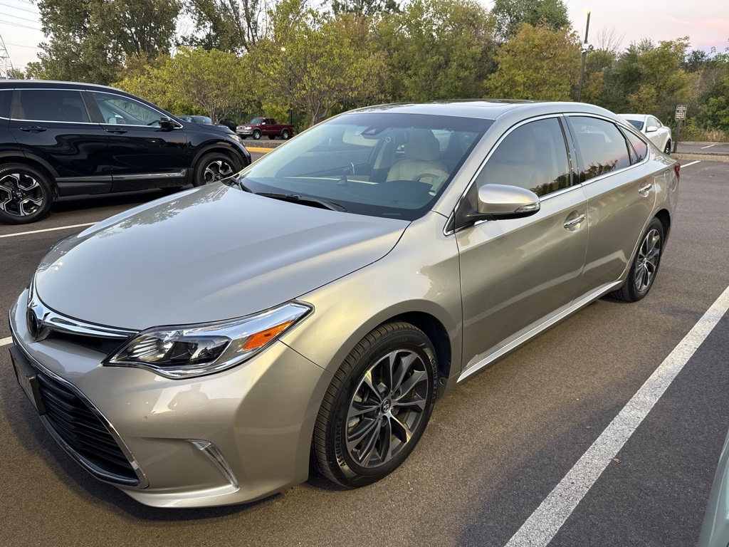 2017 Toyota Avalon  4