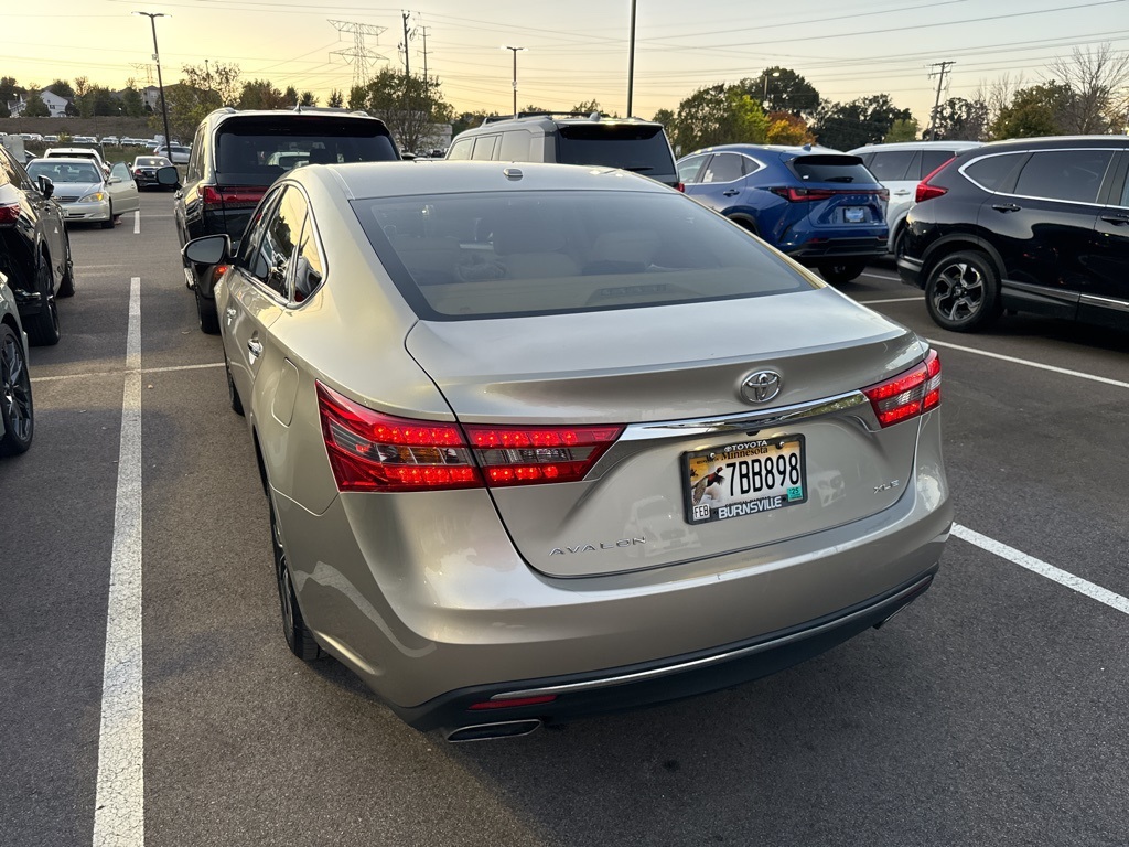 2017 Toyota Avalon  6