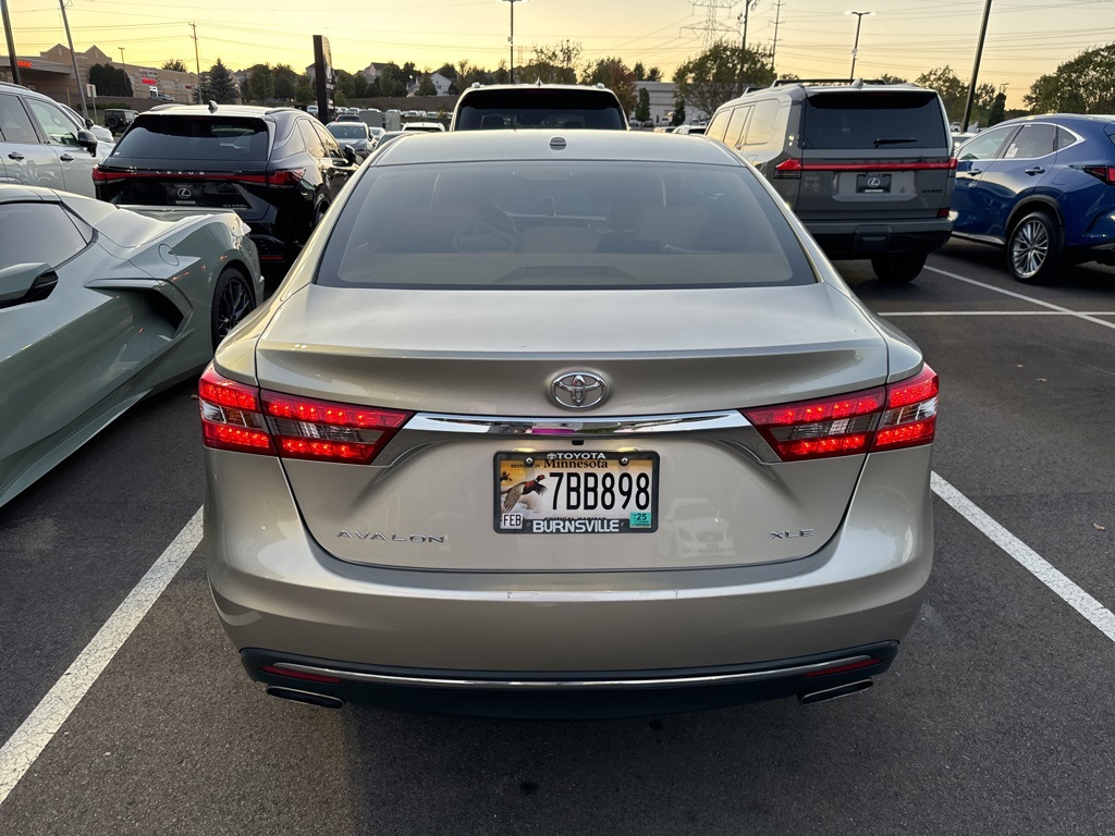 2017 Toyota Avalon  7