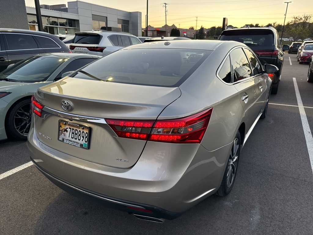 2017 Toyota Avalon  8