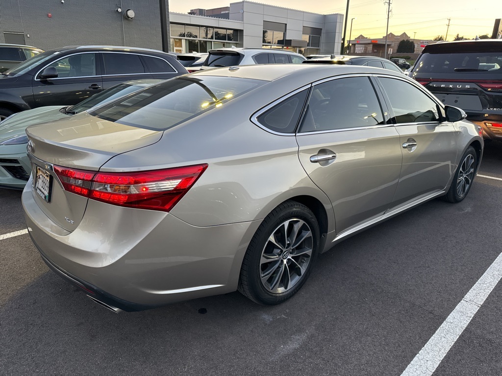 2017 Toyota Avalon  9