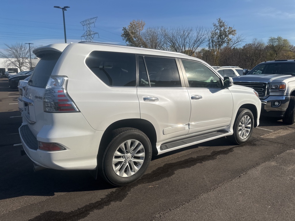 2017 Lexus GX 460 10