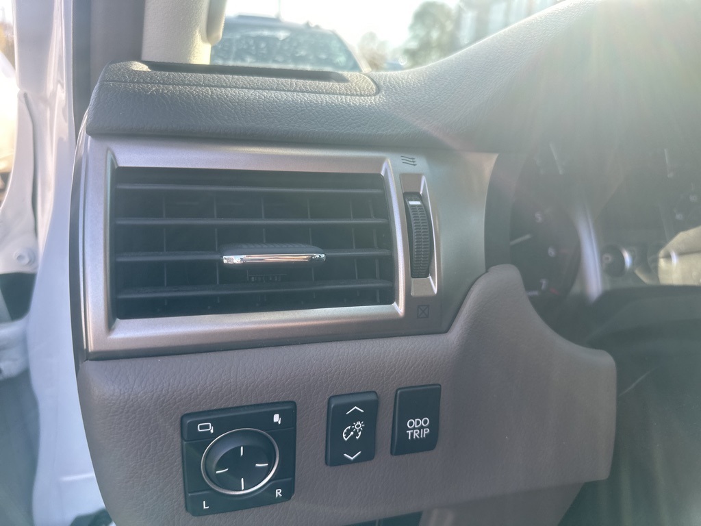 2017 Lexus GX 460 31