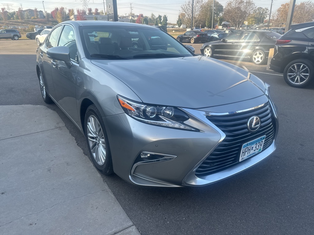 2016 Lexus ES 350 1