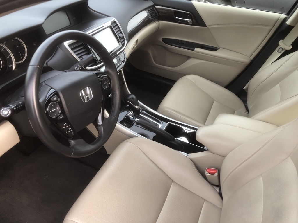 2016 Honda Accord EX-L 18