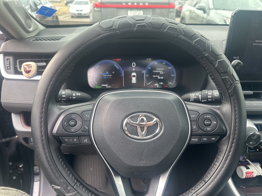 2023 Toyota RAV4 Hybrid Limited 11