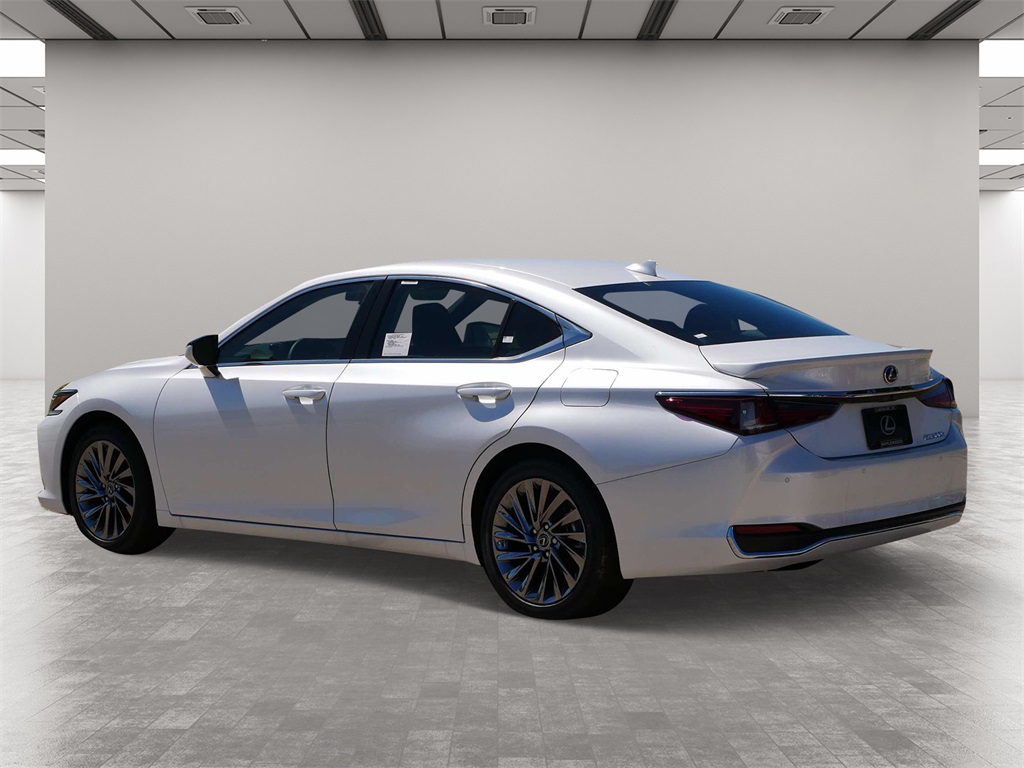 2024 Lexus ES 300h Ultra Luxury 4