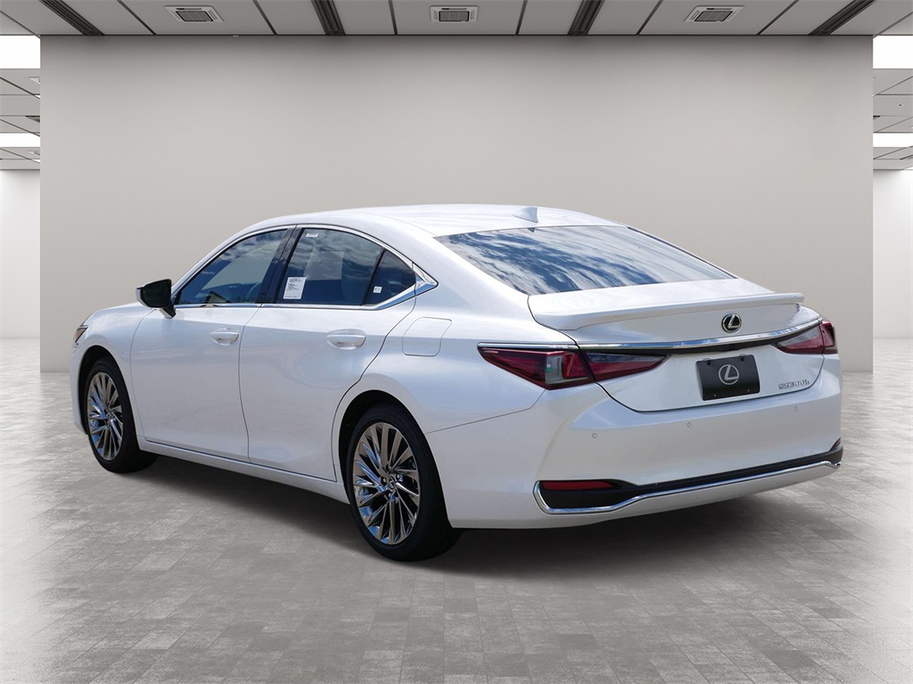 2024 Lexus ES 300h Ultra Luxury 4