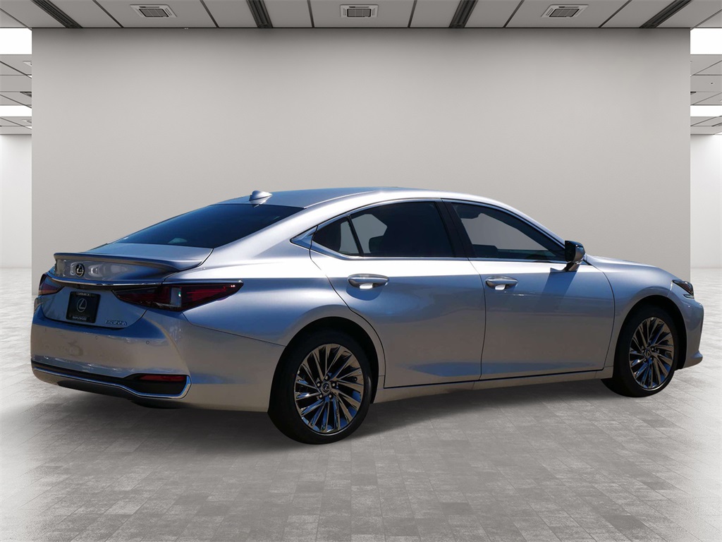 2024 Lexus ES 300h Luxury 5