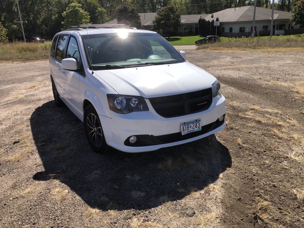 2016 Dodge Grand Caravan R/T 1