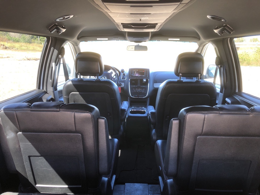 2016 Dodge Grand Caravan R/T 18