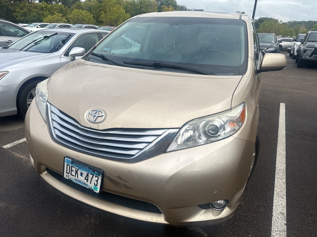 2012 Toyota Sienna Limited 3