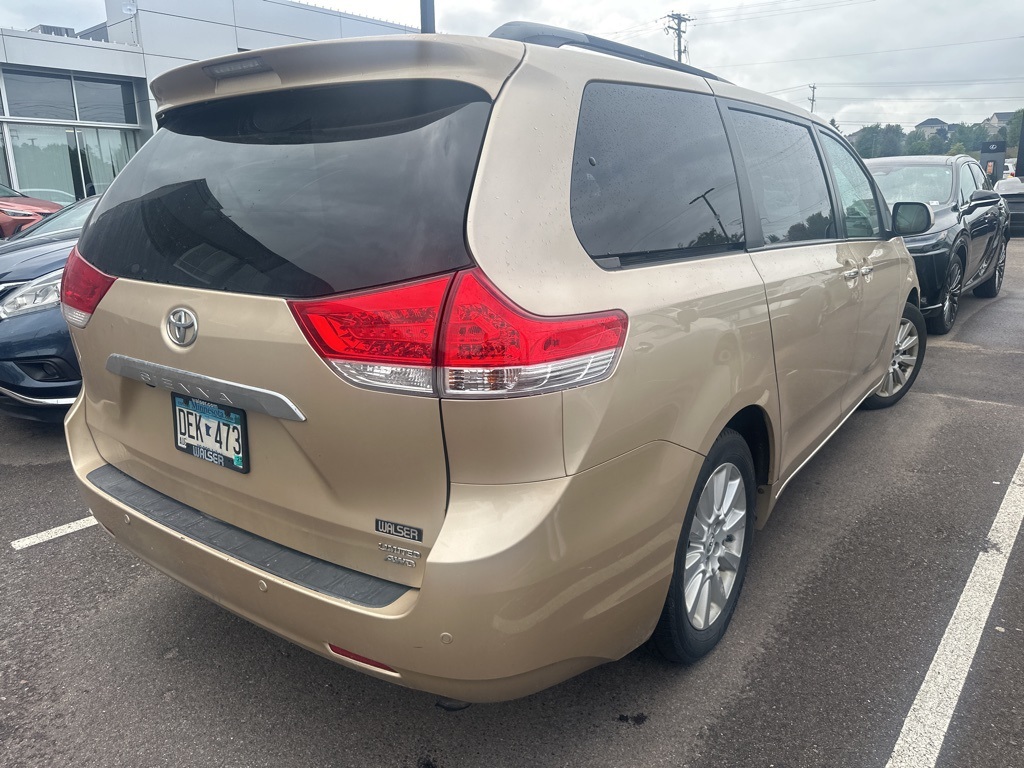 2012 Toyota Sienna Limited 4