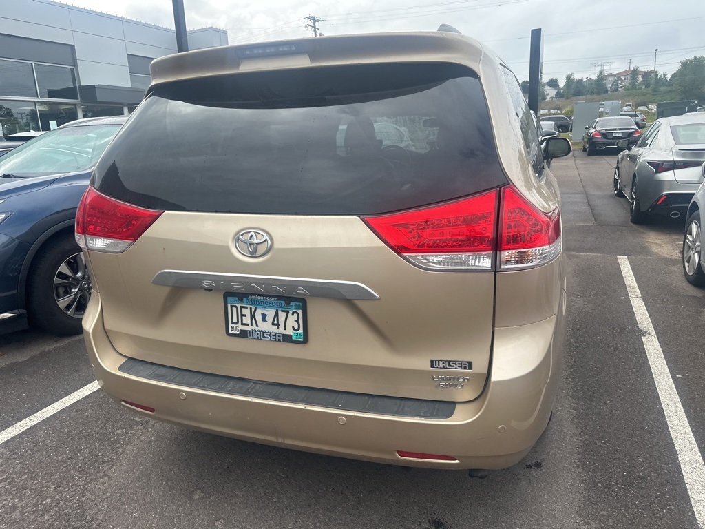 2012 Toyota Sienna Limited 6