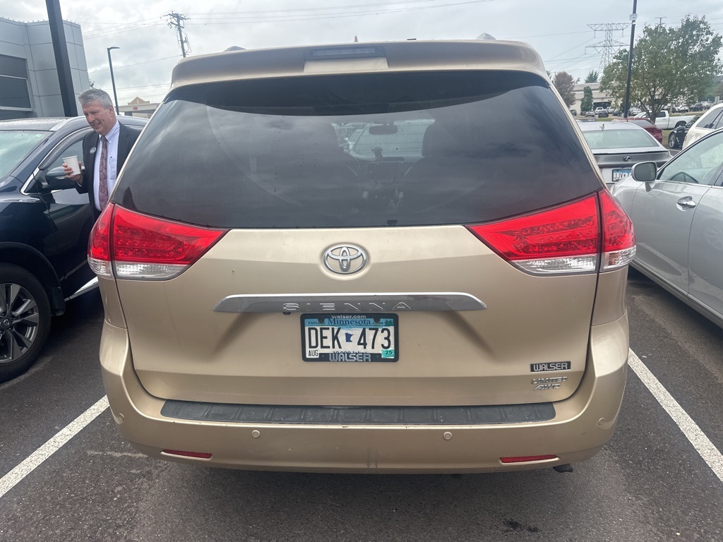 2012 Toyota Sienna Limited 7