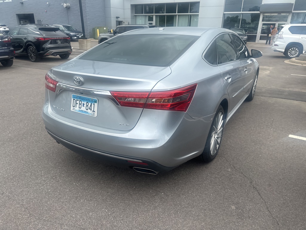 2016 Toyota Avalon XLE Premium 7