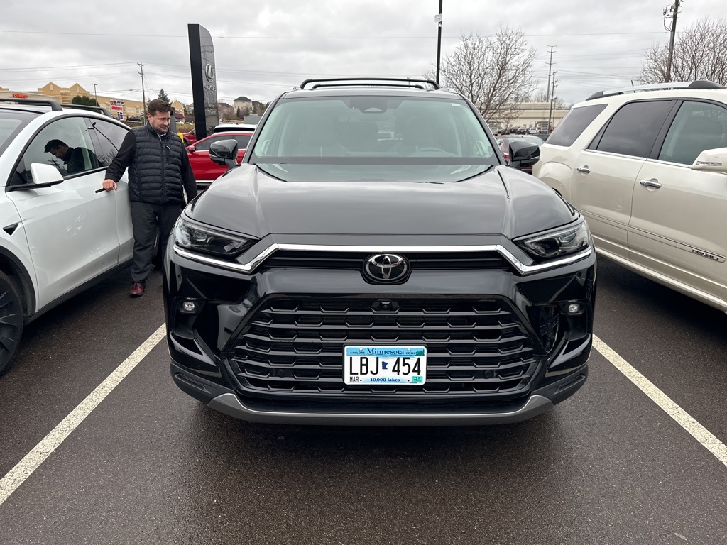 2024 Toyota Grand Highlander Platinum 2