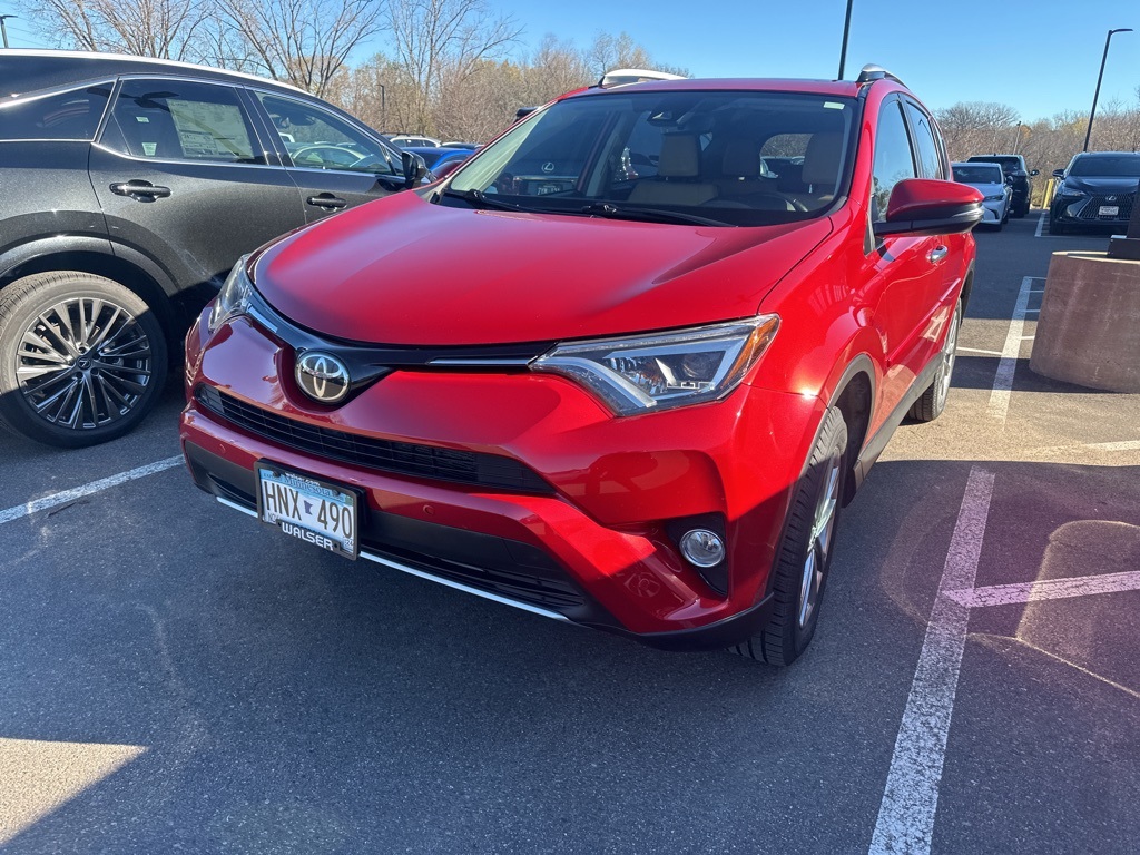 2016 Toyota RAV4 Limited 3