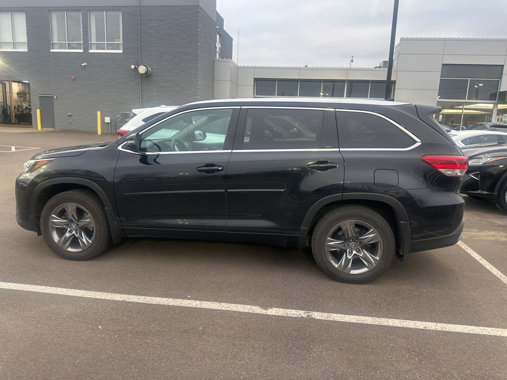 2017 Toyota Highlander Limited Platinum 9