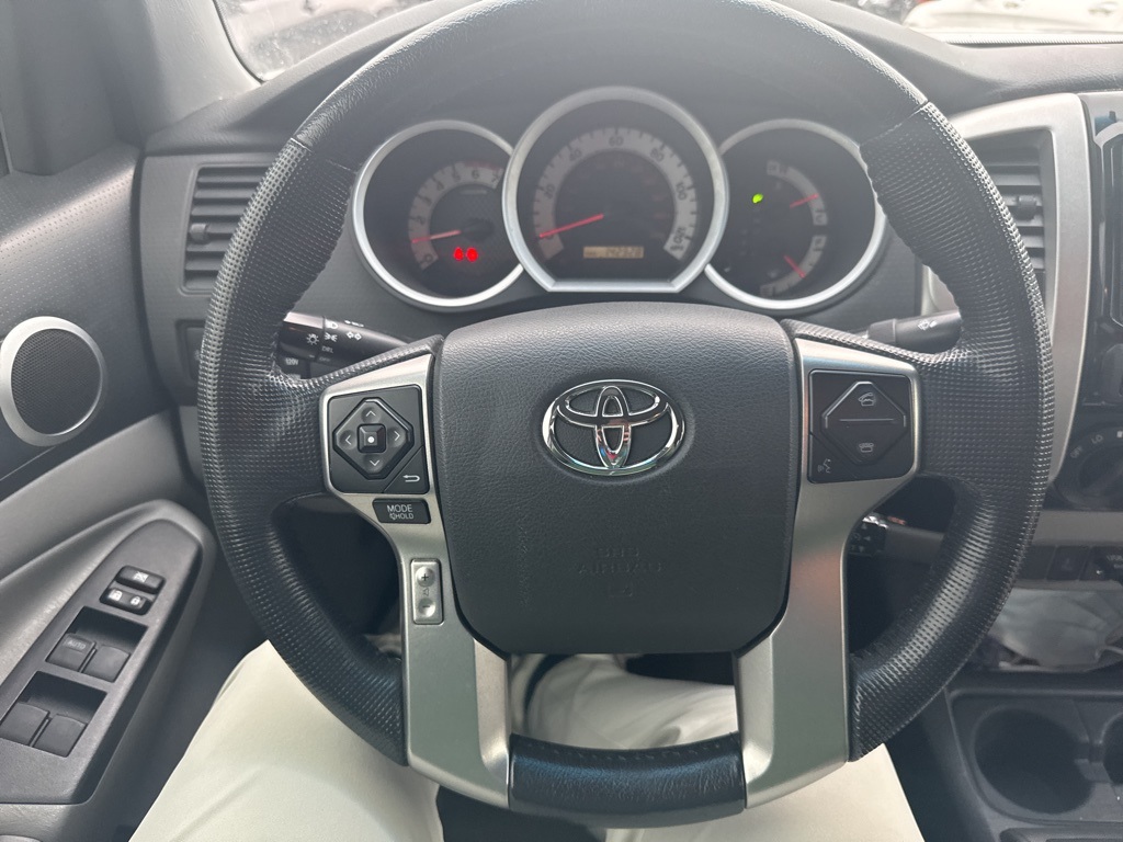 2015 Toyota Tacoma Base 19