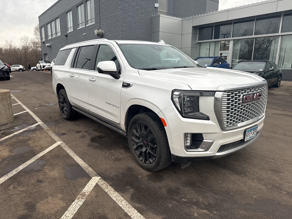 2023 GMC Yukon XL Denali 2