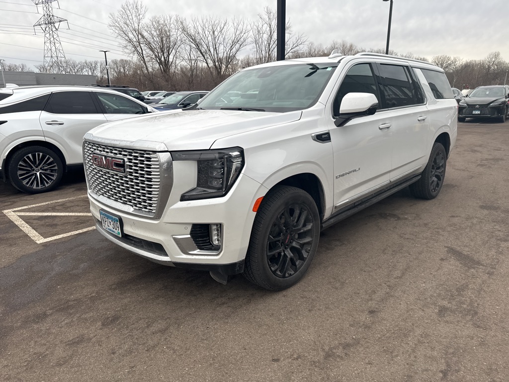 2023 GMC Yukon XL Denali 5