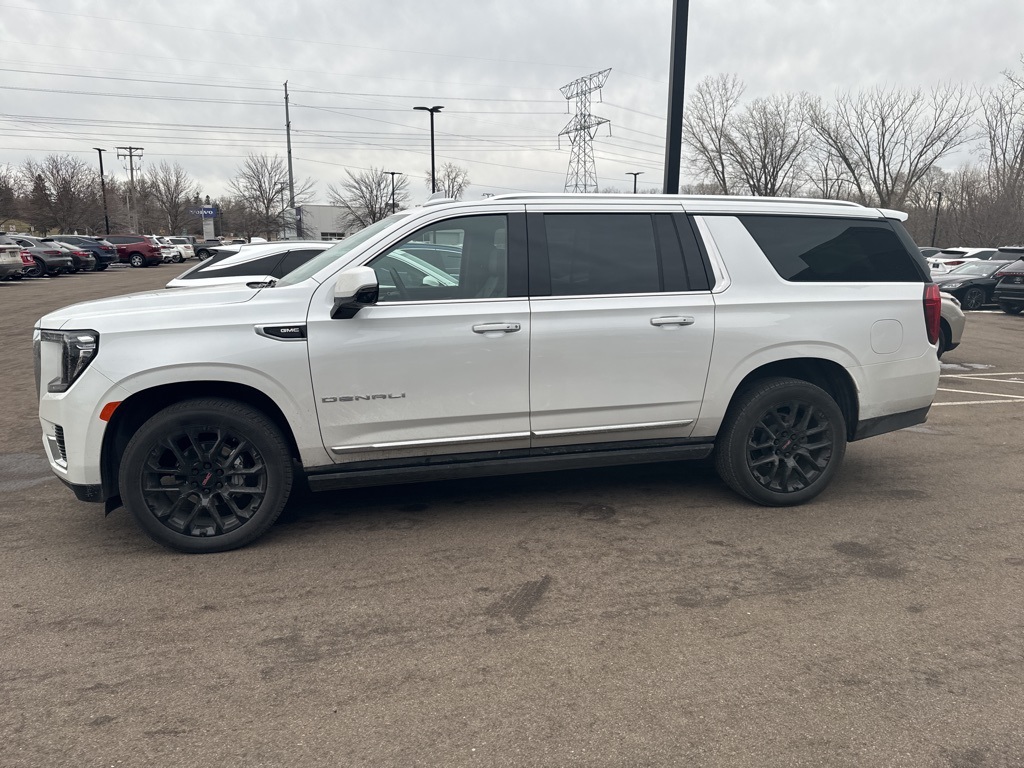 2023 GMC Yukon XL Denali 6