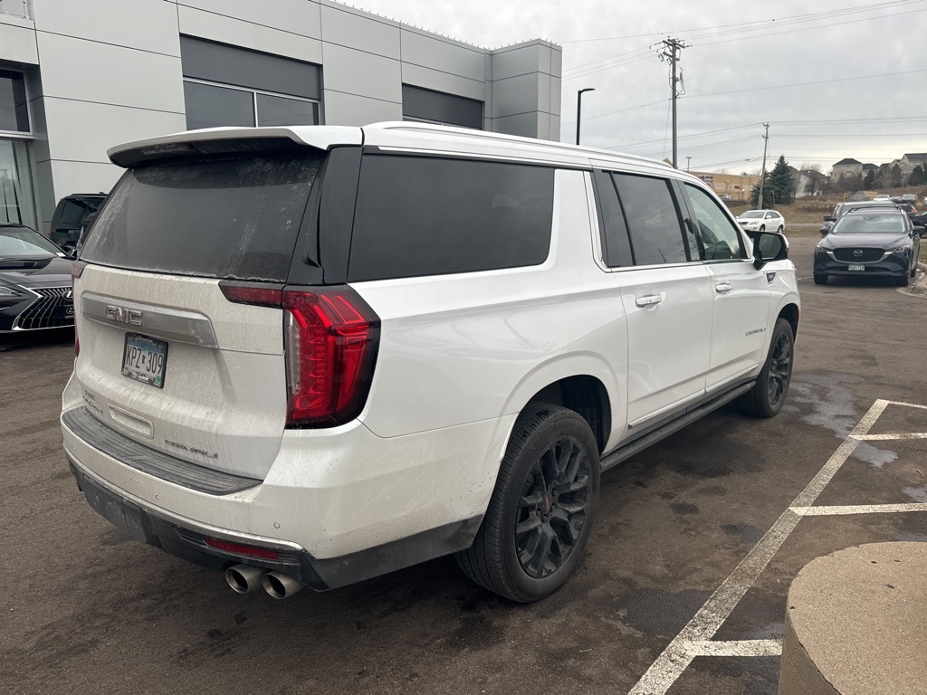 2023 GMC Yukon XL Denali 11