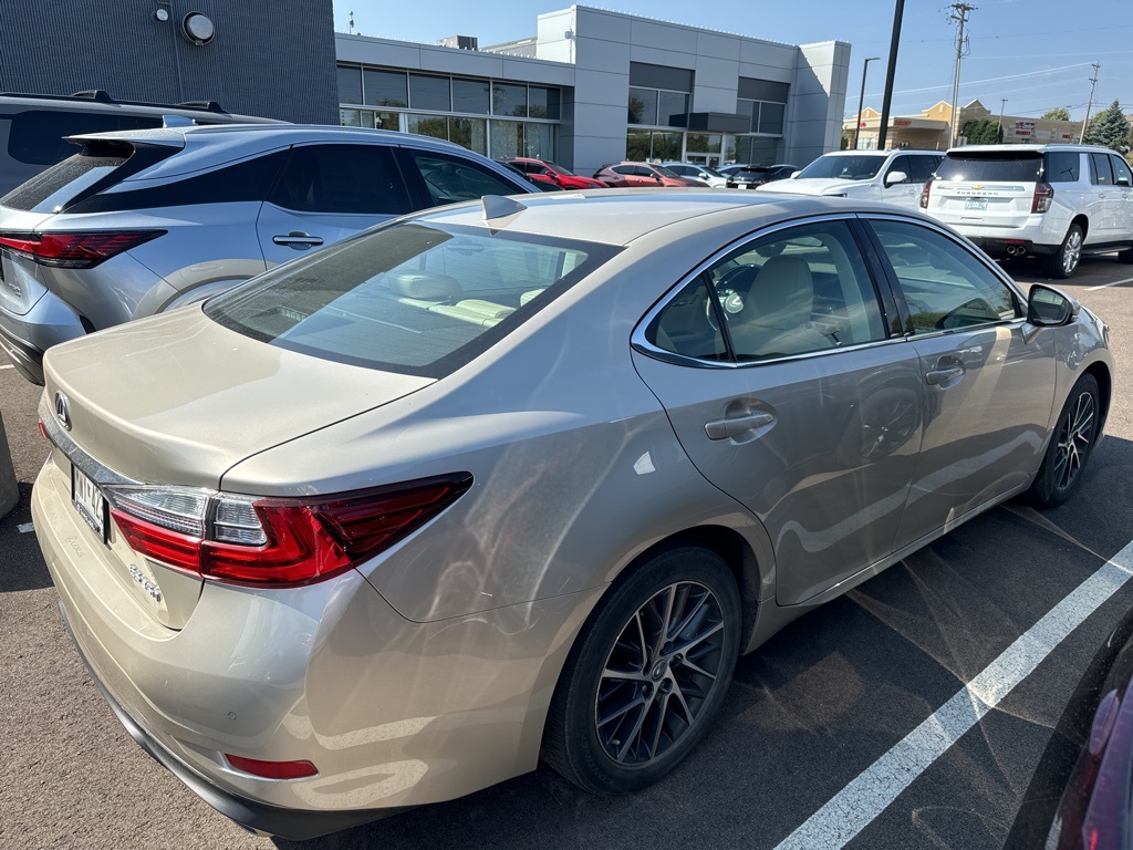 2017 Lexus ES 350 10