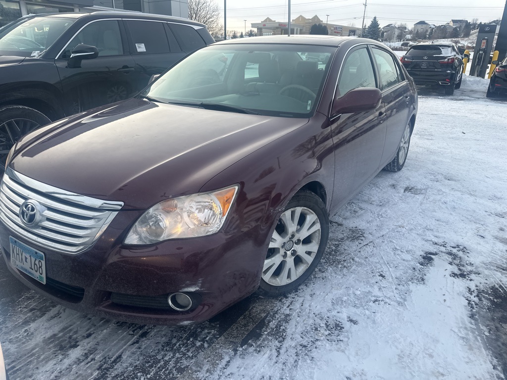 2010 Toyota Avalon XLS 3