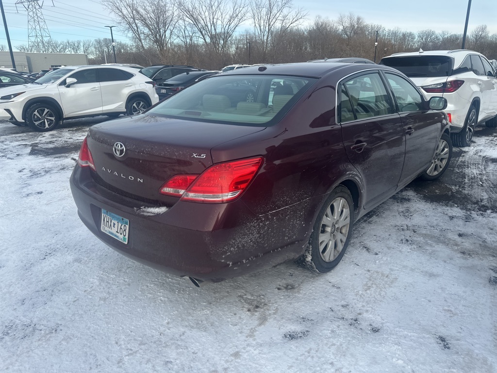 2010 Toyota Avalon XLS 8