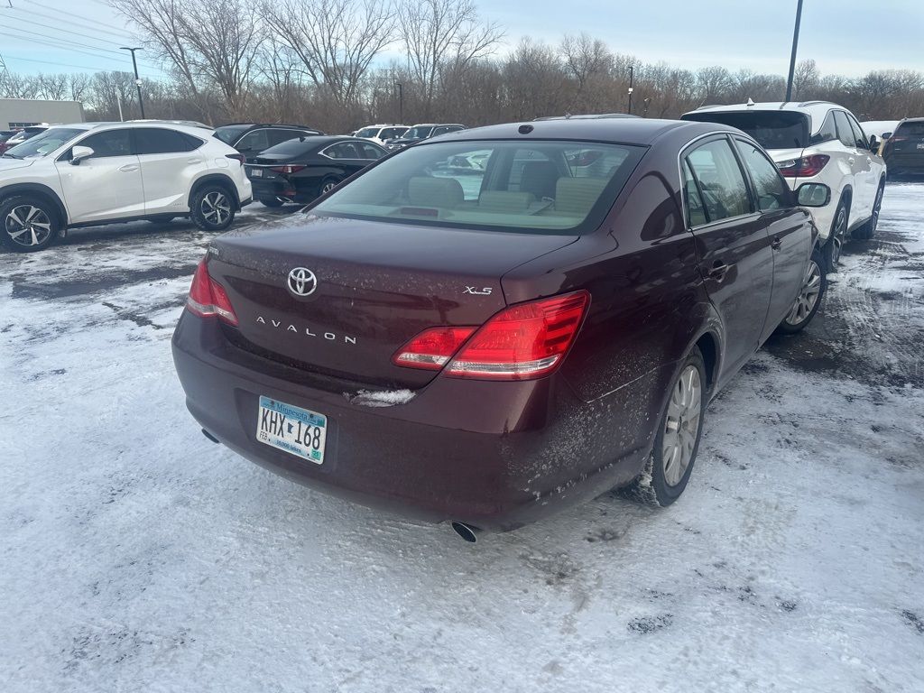 2010 Toyota Avalon XLS 9