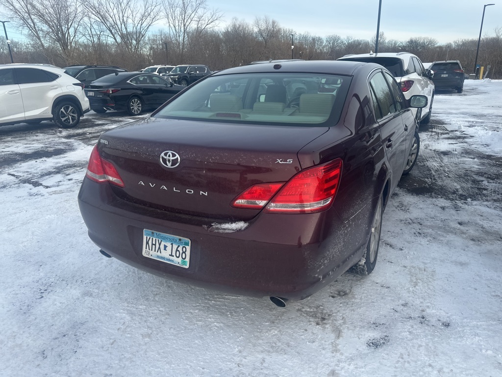 2010 Toyota Avalon XLS 10